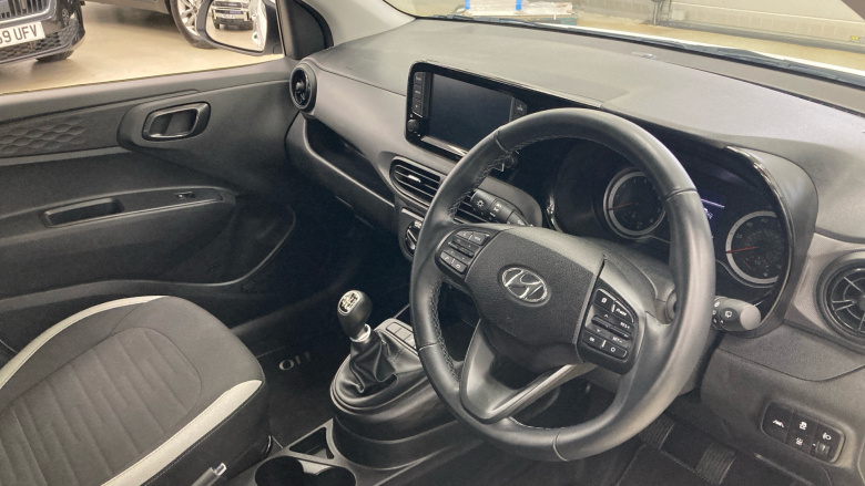 Hyundai i10 1.0 MPi SE Connect 5dr Petrol Hatchback